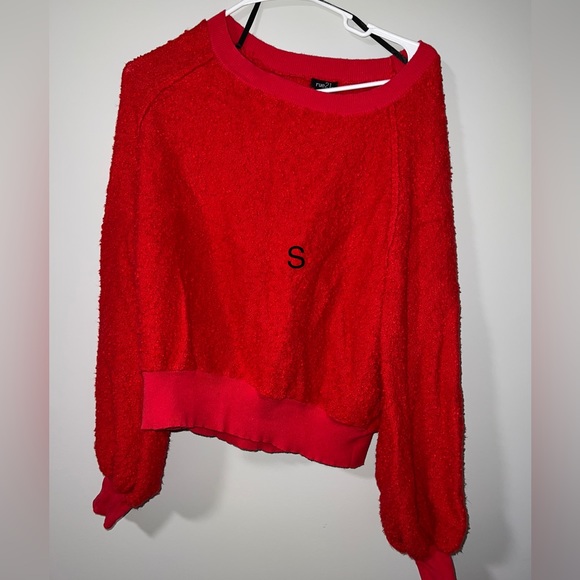 Beautiful Red sweater - Picture 1 of 1